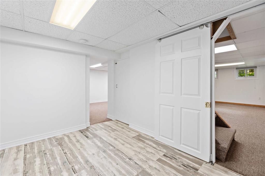 2337 PASSINGHAM Drive, Sarnia, Ontario, Canada