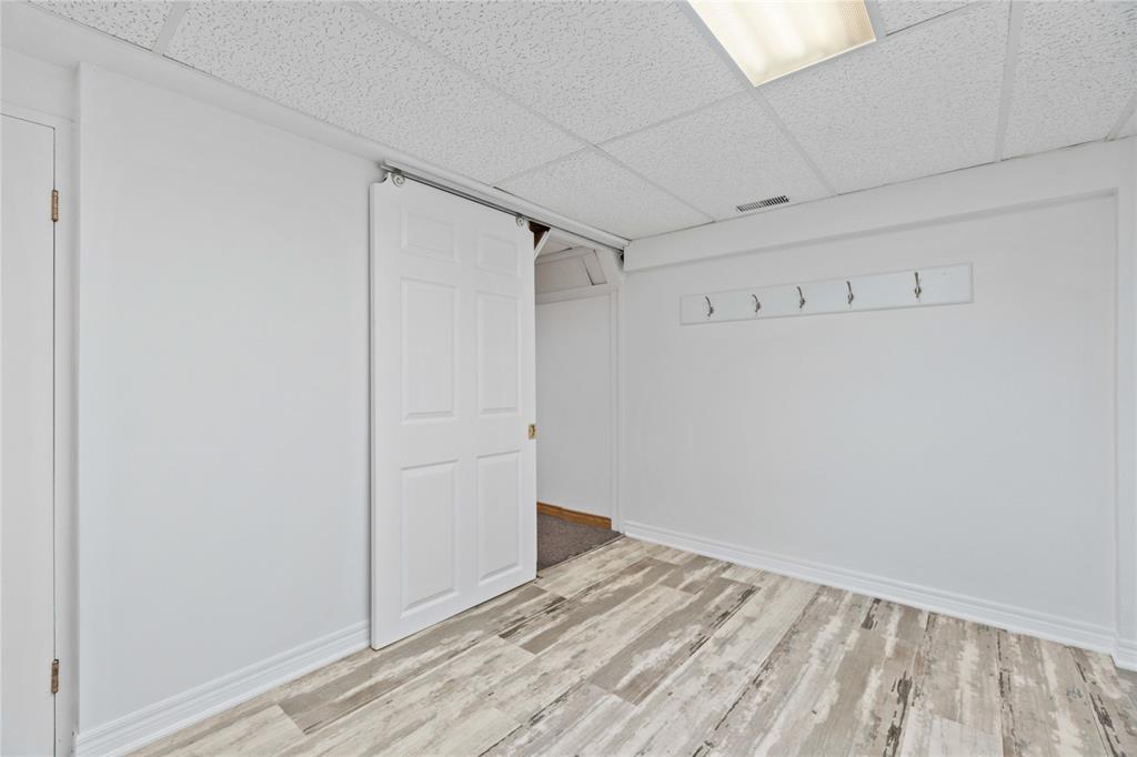 2337 PASSINGHAM Drive, Sarnia, Ontario, Canada