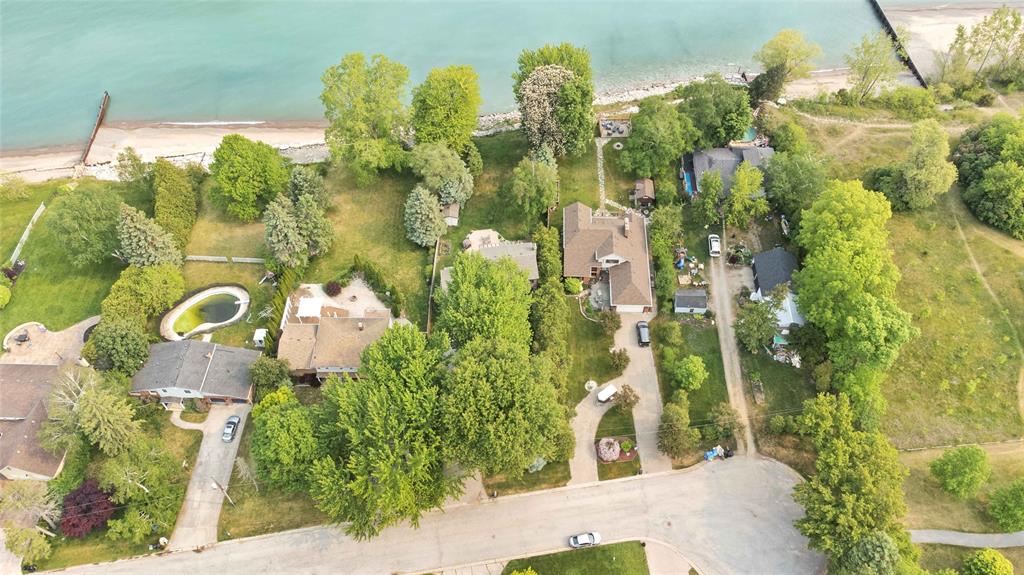 2337 PASSINGHAM Drive, Sarnia, Ontario, Canada