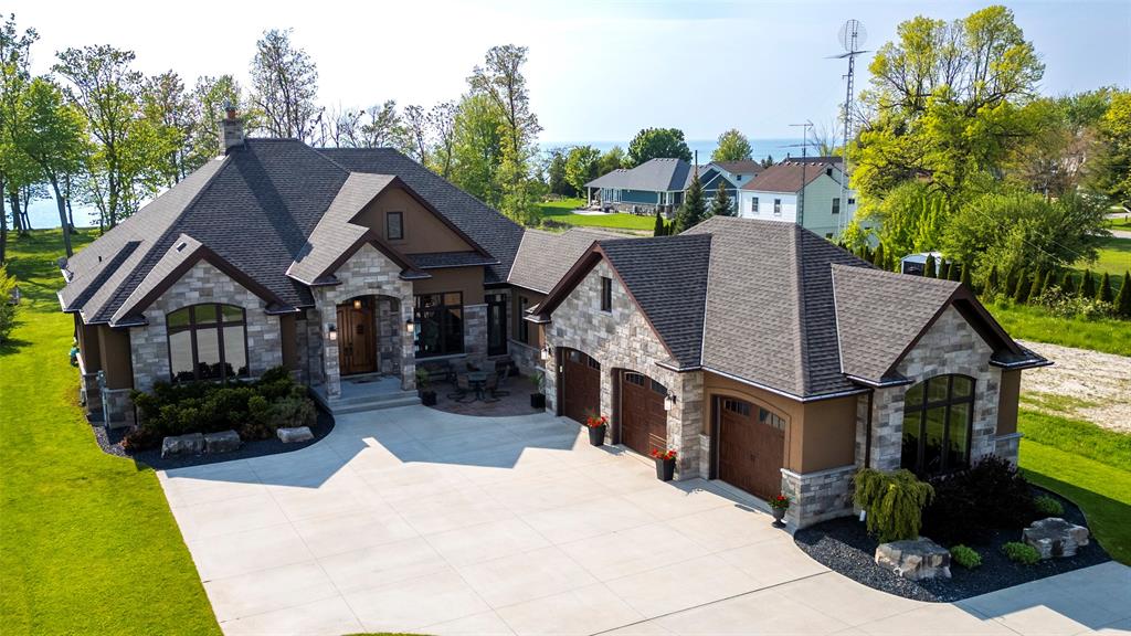 4005 Cullen Drive, Plympton-wyoming Ontario, Canada