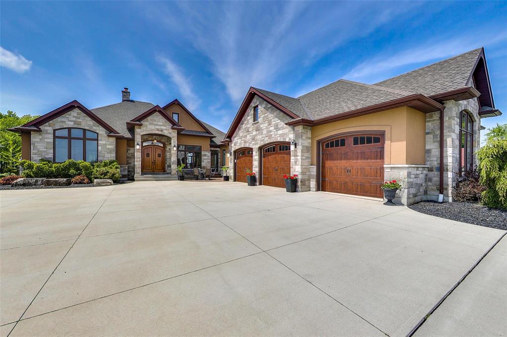 4005 CULLEN Drive, Plympton-Wyoming, Ontario, Canada photo 2