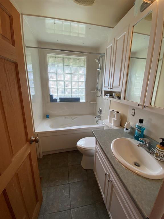 895 CHARLESWORTH Drive, Sarnia, Ontario, Canada