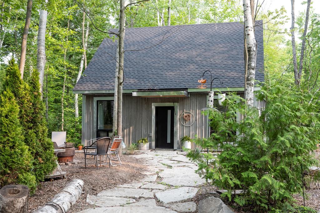 9594 ORCHARD Road, Lambton Shores, Ontario, Canada