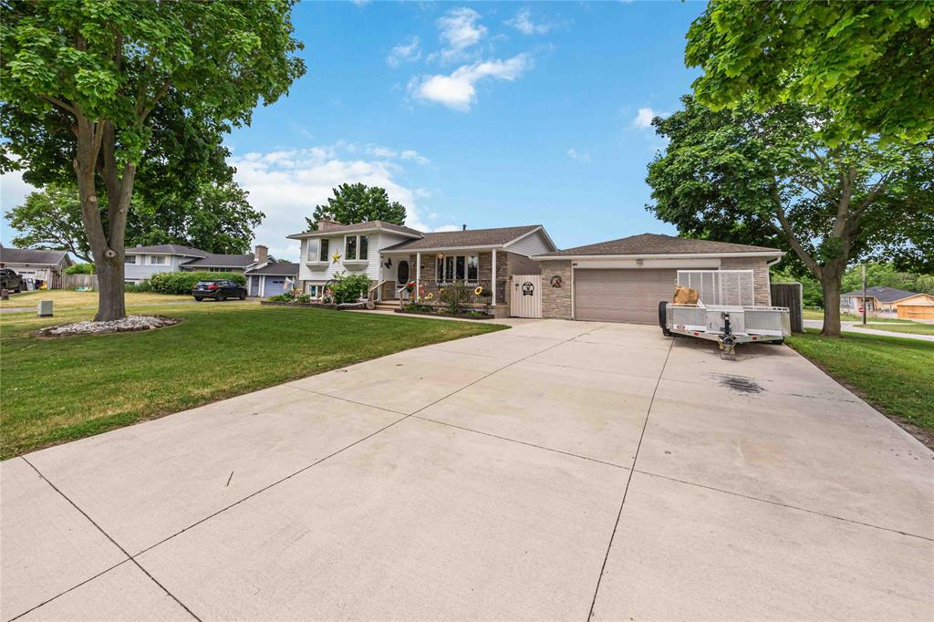 1577 HEATHER Court, St. Clair, Ontario, Canada photo 1