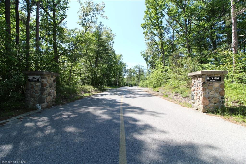 10195 RED PINE Road, Grand Bend Ontario, Canada