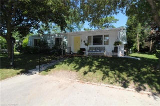 8 PEBBLE BEACH Parkway, Grand Bend Ontario, Canada