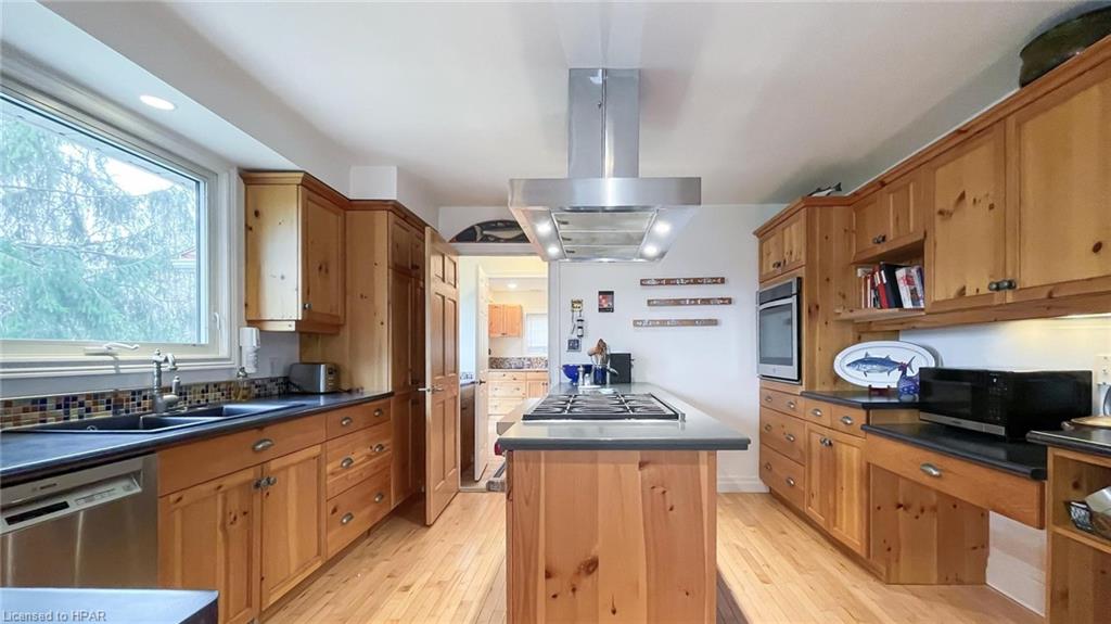 18 LOUISA Street, Bayfield, Ontario, Canada