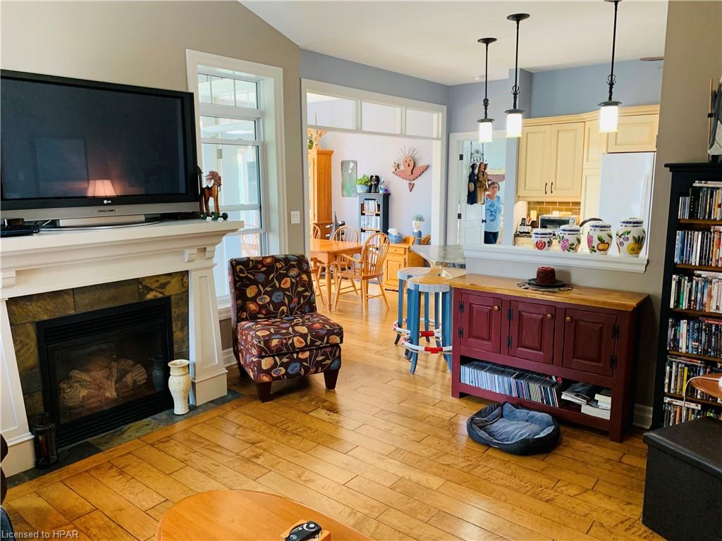 22 THIMBLEWEED Drive, Bayfield, Ontario, Canada