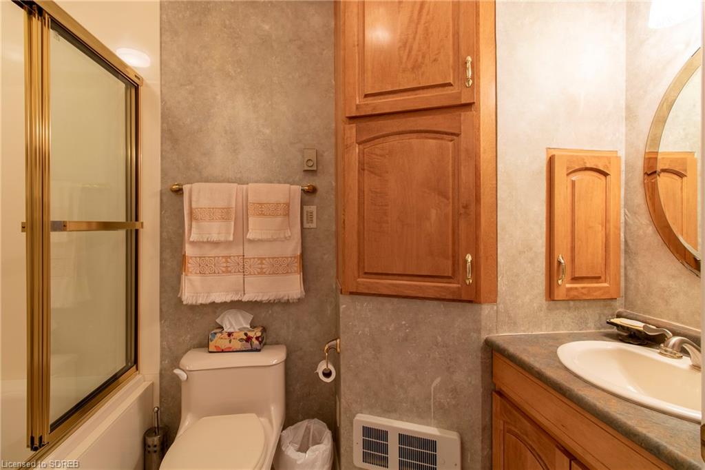 21 ORDNANCE AVE Avenue, Turkey Point, Ontario, Canada