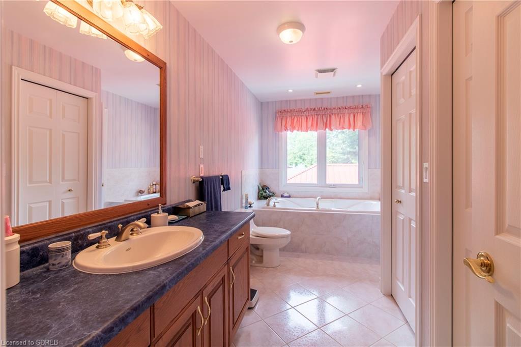 21 ORDNANCE AVE Avenue, Turkey Point, Ontario, Canada