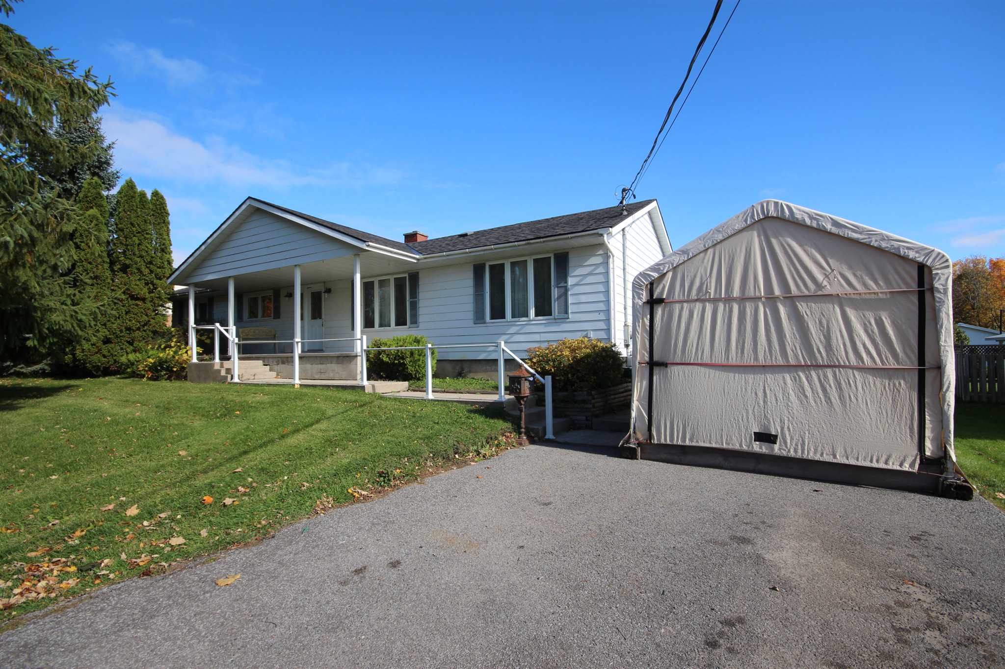 407 Coronation Boulevard, Kingston Ontario, Canada