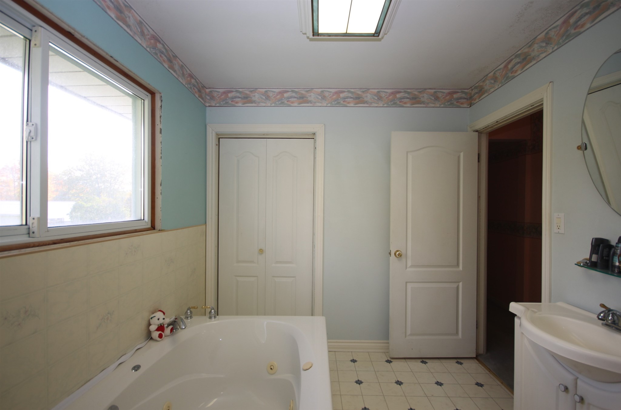 407 Coronation Boulevard, Kingston Ontario, Canada