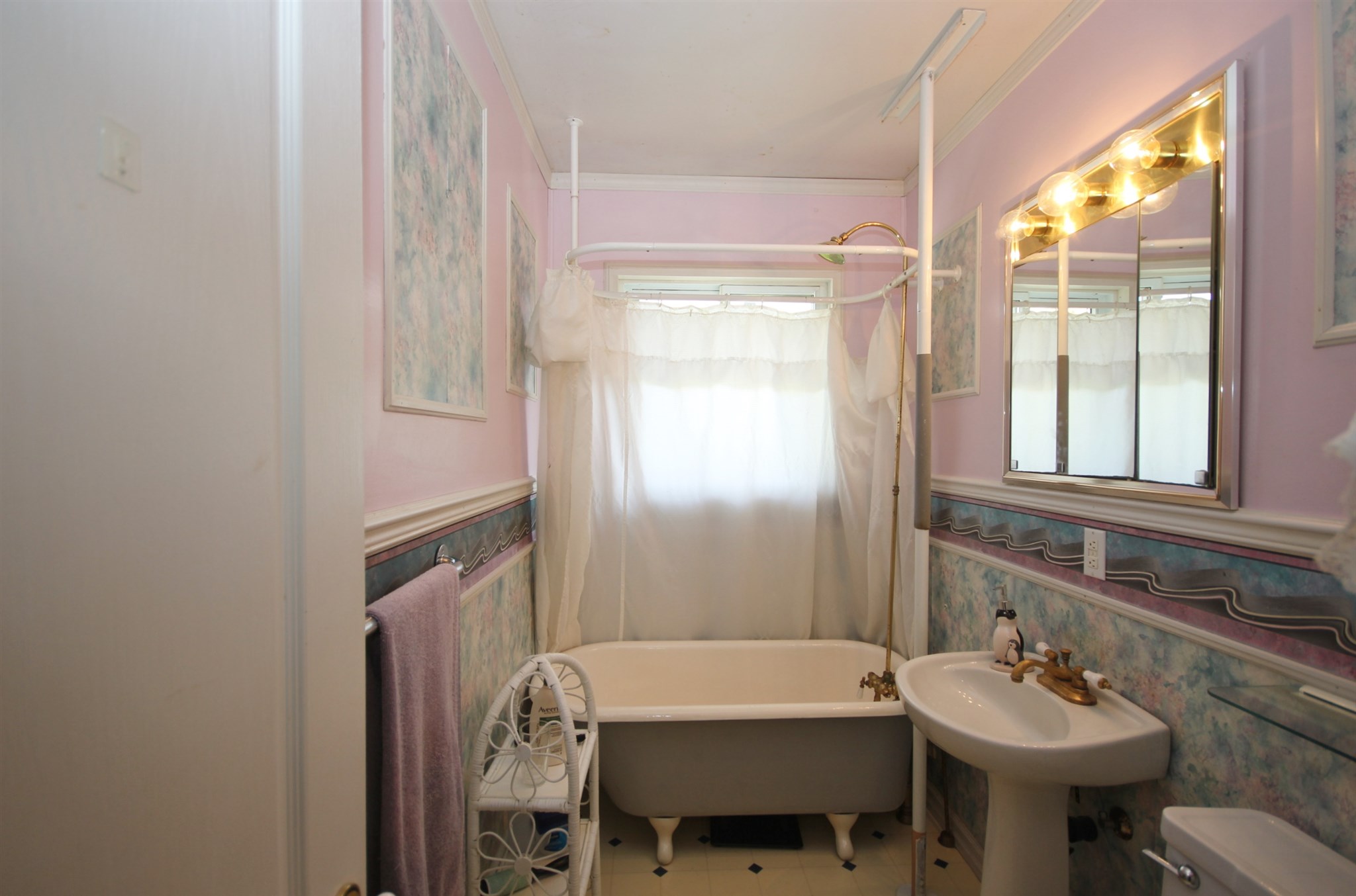 407 Coronation Boulevard, Kingston Ontario, Canada