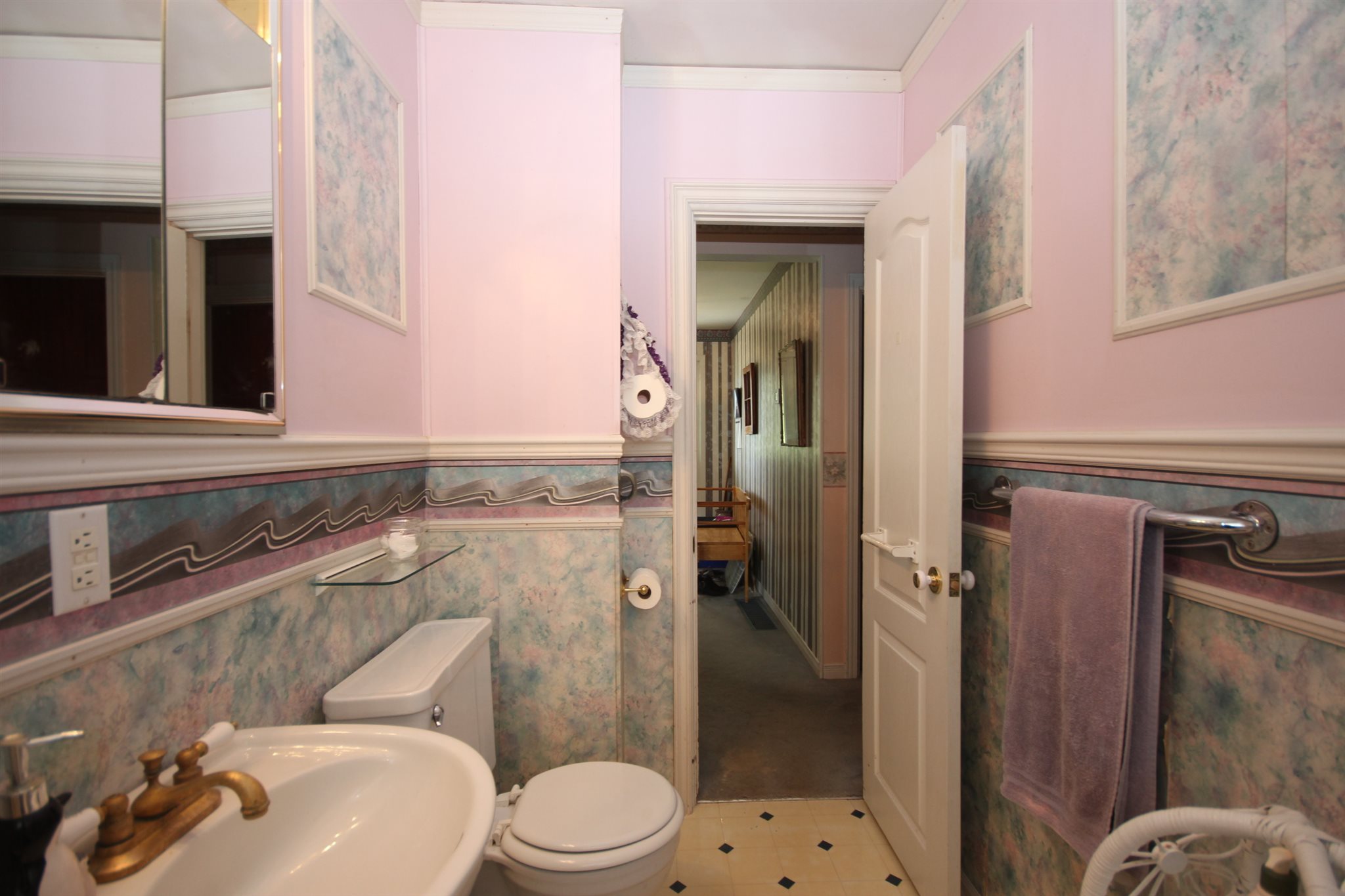 407 Coronation Boulevard, Kingston Ontario, Canada