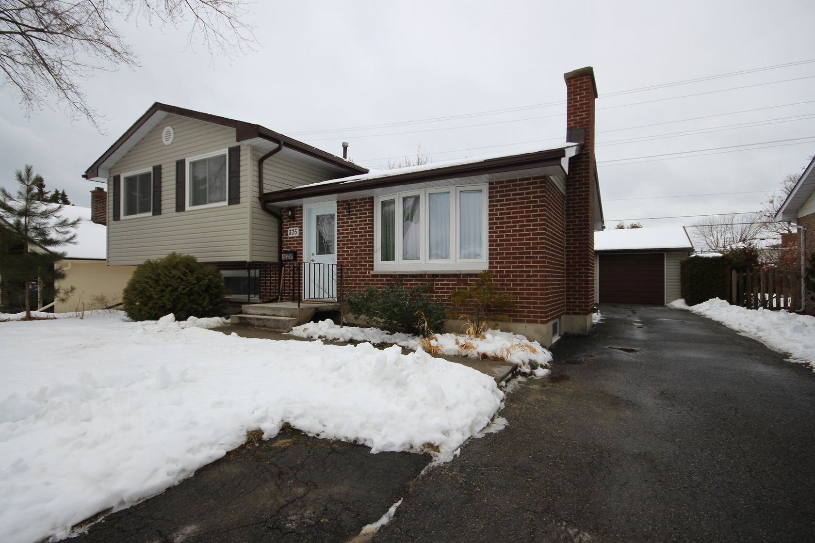 375 Glen Castle Road, Kingston Ontario, Canada