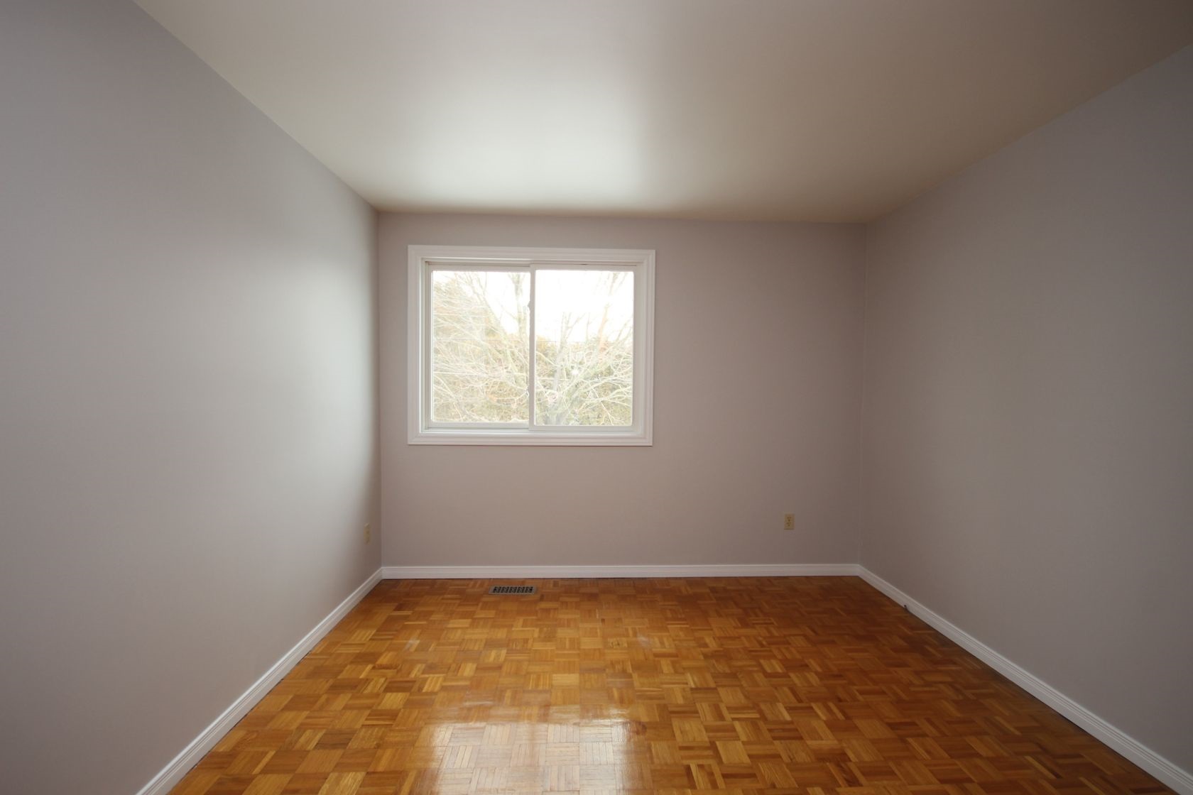 375 Glen Castle Road, Kingston Ontario, Canada