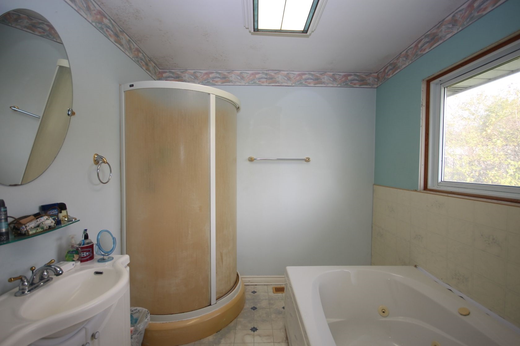 407 Coronation Boulevard, Kingston Ontario, Canada