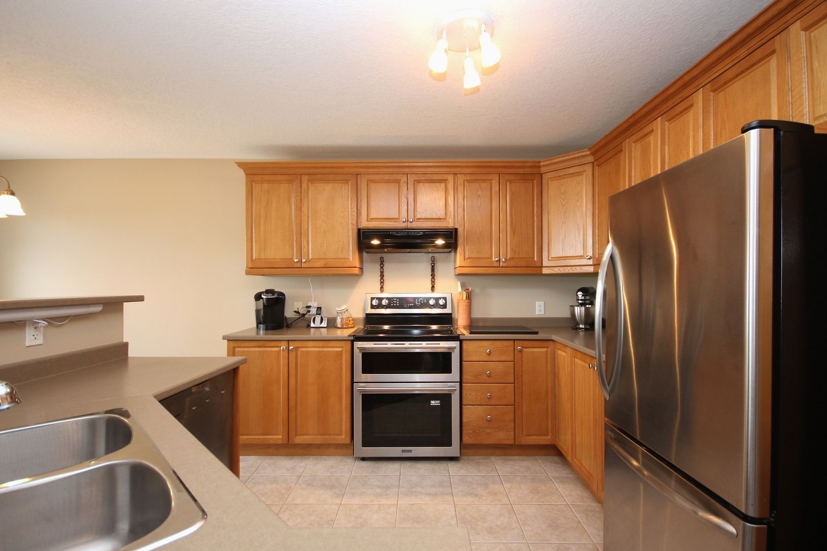 994 Granite Court, Kingston Ontario, Canada
