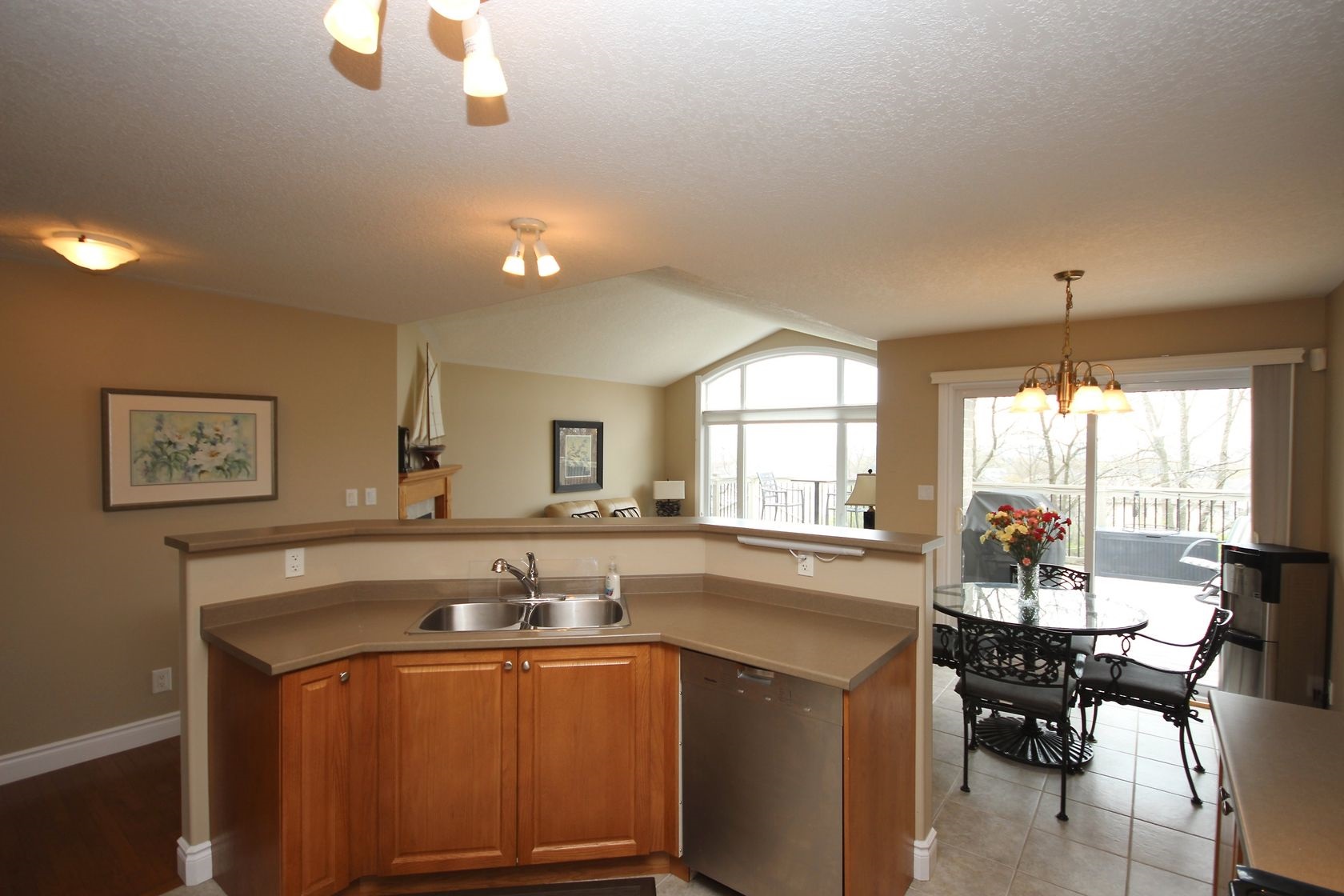 994 Granite Court, Kingston Ontario, Canada