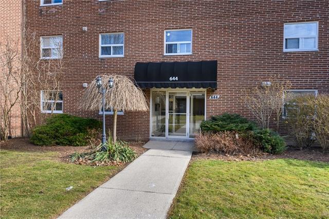209 644 GREY Street, Brantford Ontario, Canada