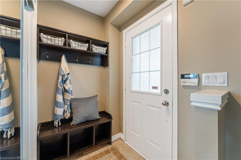 7 DUNCAN Avenue, Brantford, Ontario, Canada