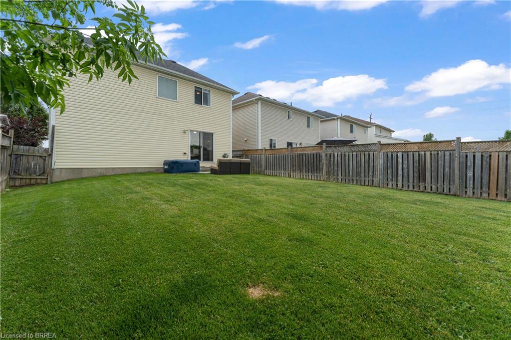 7 DUNCAN Avenue, Brantford, Ontario, Canada