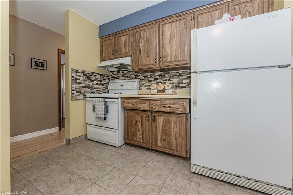 31 DREGER Avenue, Kitchener, Ontario, Canada