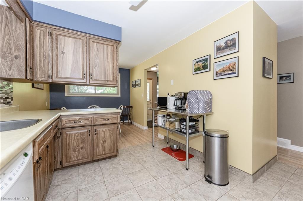 31 DREGER Avenue, Kitchener, Ontario, Canada