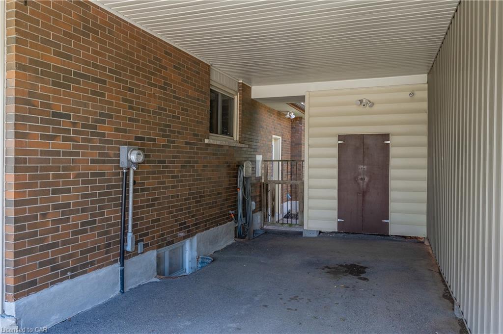 31 DREGER Avenue, Kitchener, Ontario, Canada