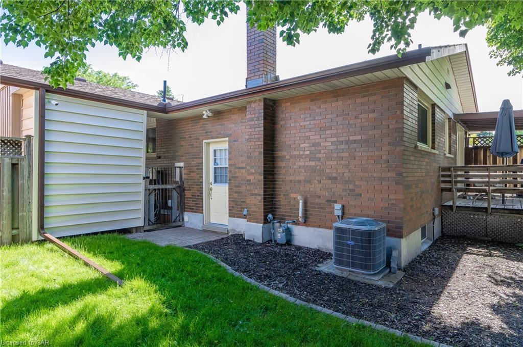 31 DREGER Avenue, Kitchener, Ontario, Canada