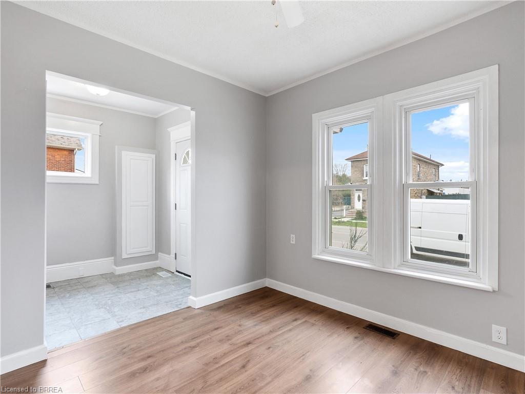 35 ELGIN Street, Brantford, Ontario, Canada