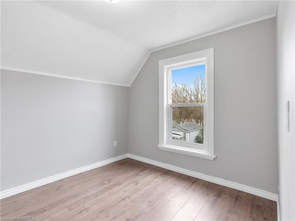 35 ELGIN Street, Brantford, Ontario, Canada