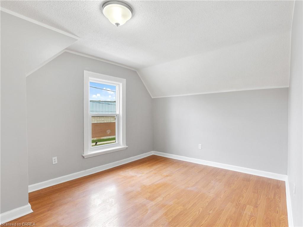 35 ELGIN Street, Brantford, Ontario, Canada