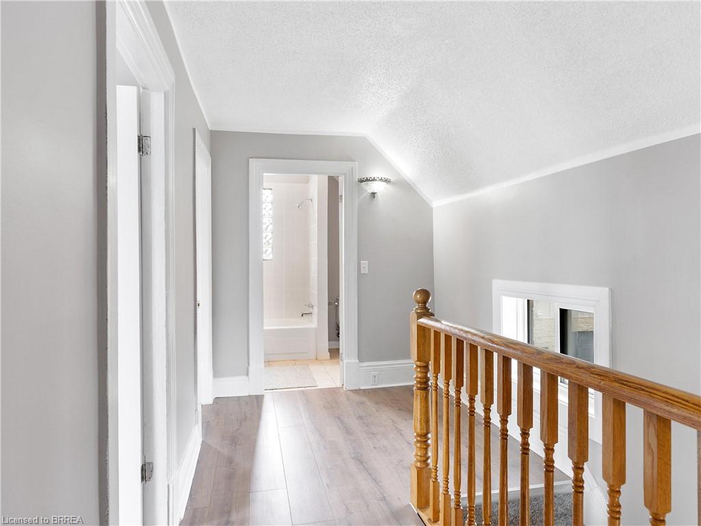 35 ELGIN Street, Brantford, Ontario, Canada