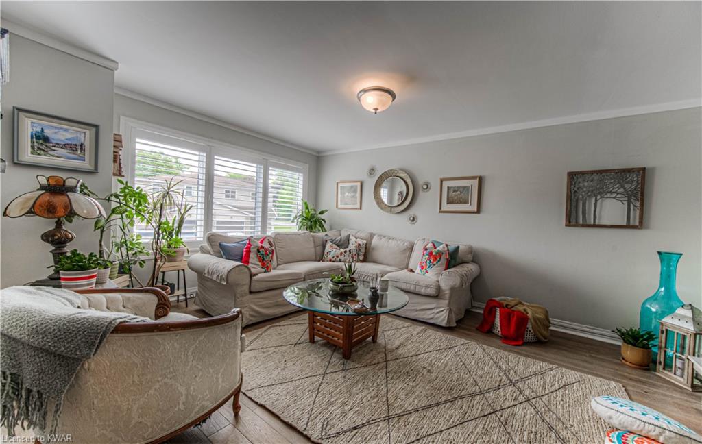 296 BLUEVALE Street N Unit# D, Waterloo, Ontario, Canada
