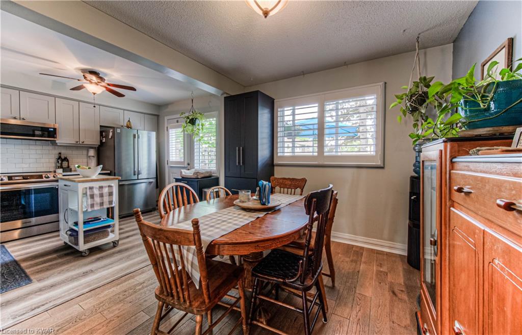 296 BLUEVALE Street N Unit# D, Waterloo, Ontario, Canada