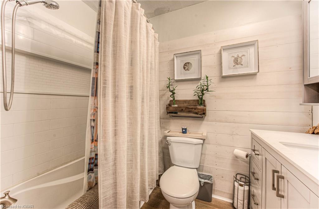 296 BLUEVALE Street N Unit# D, Waterloo, Ontario, Canada