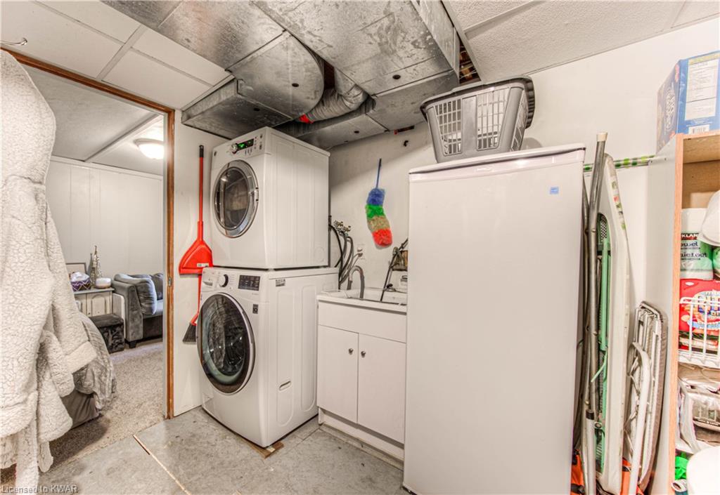 296 BLUEVALE Street N Unit# D, Waterloo, Ontario, Canada