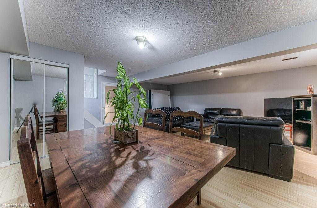 31 FRAN ELLEN Crescent, Kitchener, Ontario, Canada