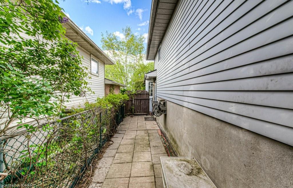 31 FRAN ELLEN Crescent, Kitchener, Ontario, Canada