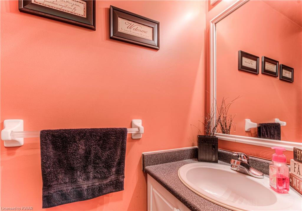 42 GREEN VALLEY Drive Unit# 81, Kitchener, Ontario, Canada
