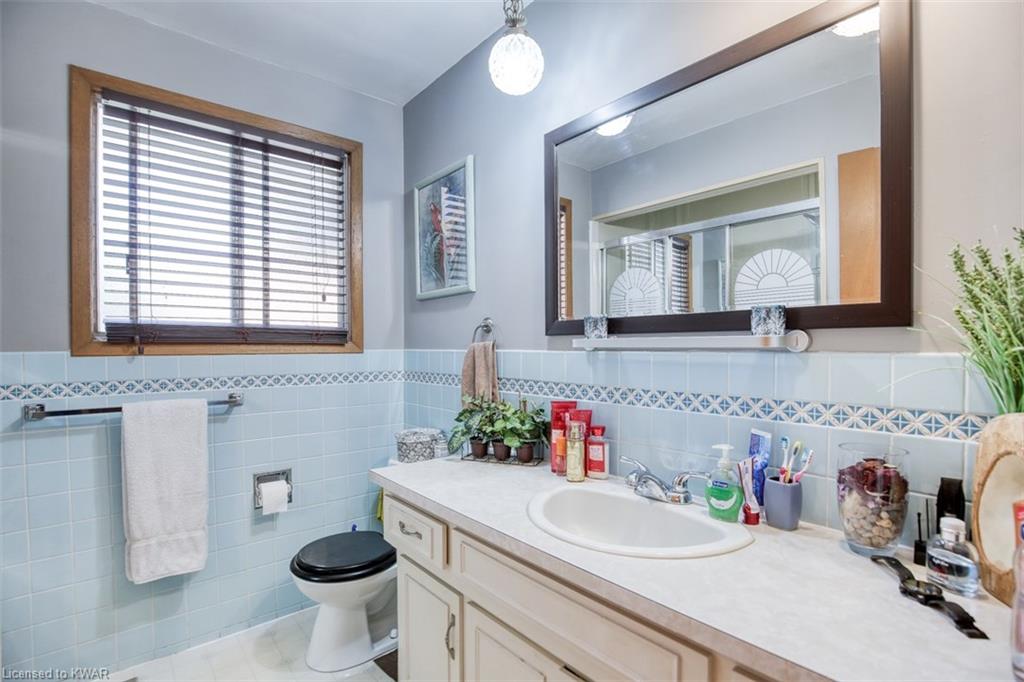 35 GLEN PARK Crescent, Kitchener, Ontario, Canada