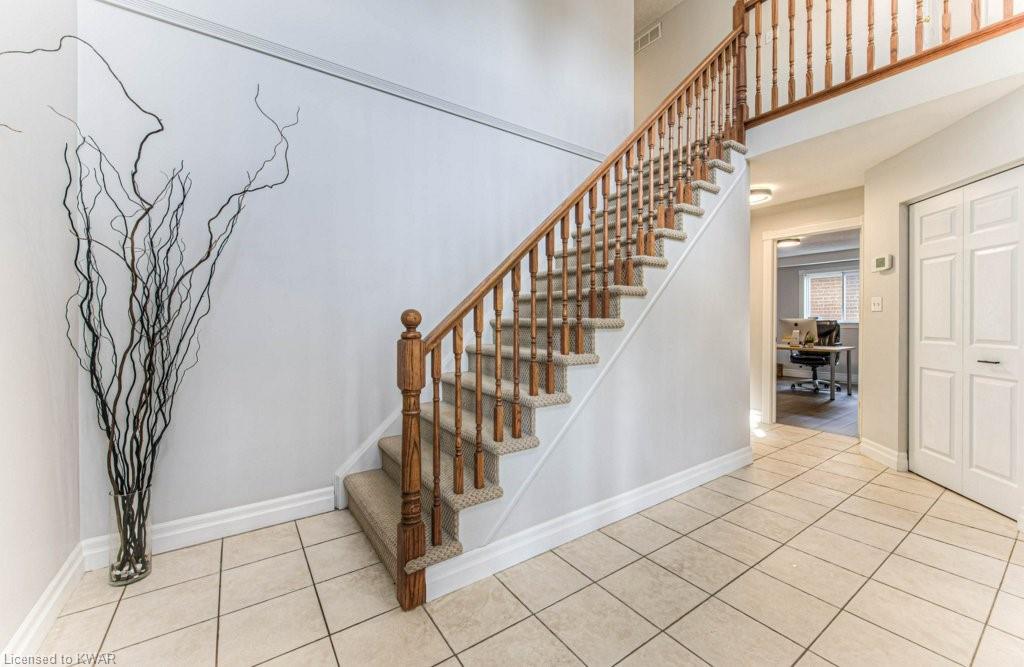 607 RUSH MEADOW Crescent, Kitchener, Ontario, Canada