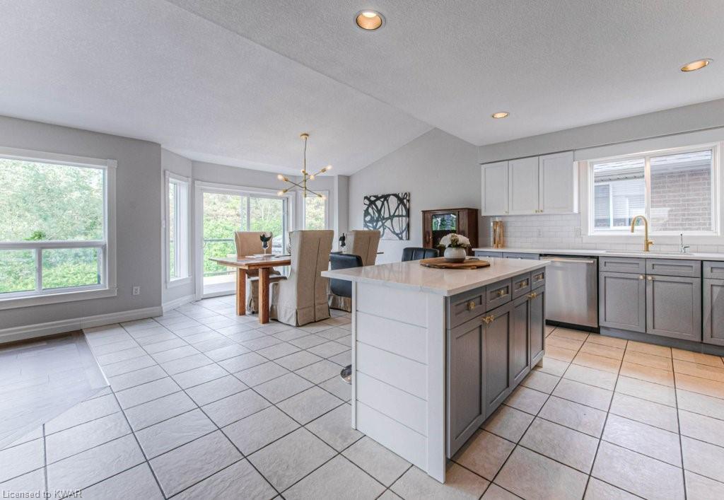 607 RUSH MEADOW Crescent, Kitchener, Ontario, Canada
