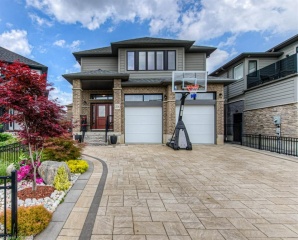 206 CARRIAGE Way S, Waterloo Ontario, Canada