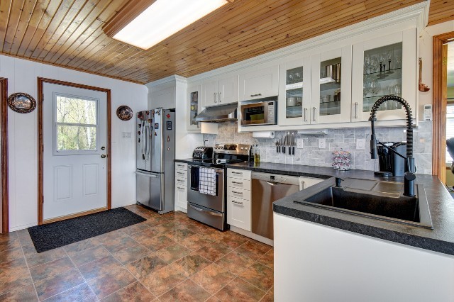 215D Paradise Landing, Maynooth, Ontario, Canada