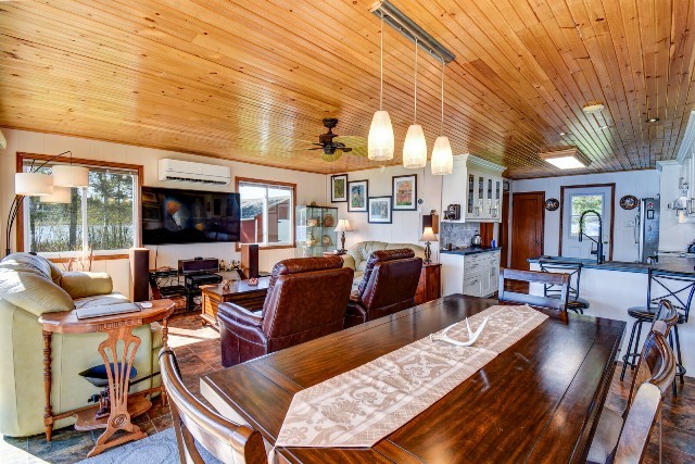 215D Paradise Landing, Maynooth, Ontario, Canada