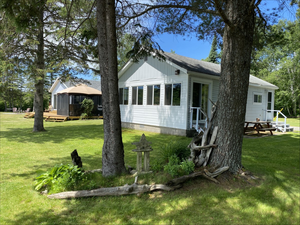 215D Paradise Landing, Maynooth, Ontario, Canada