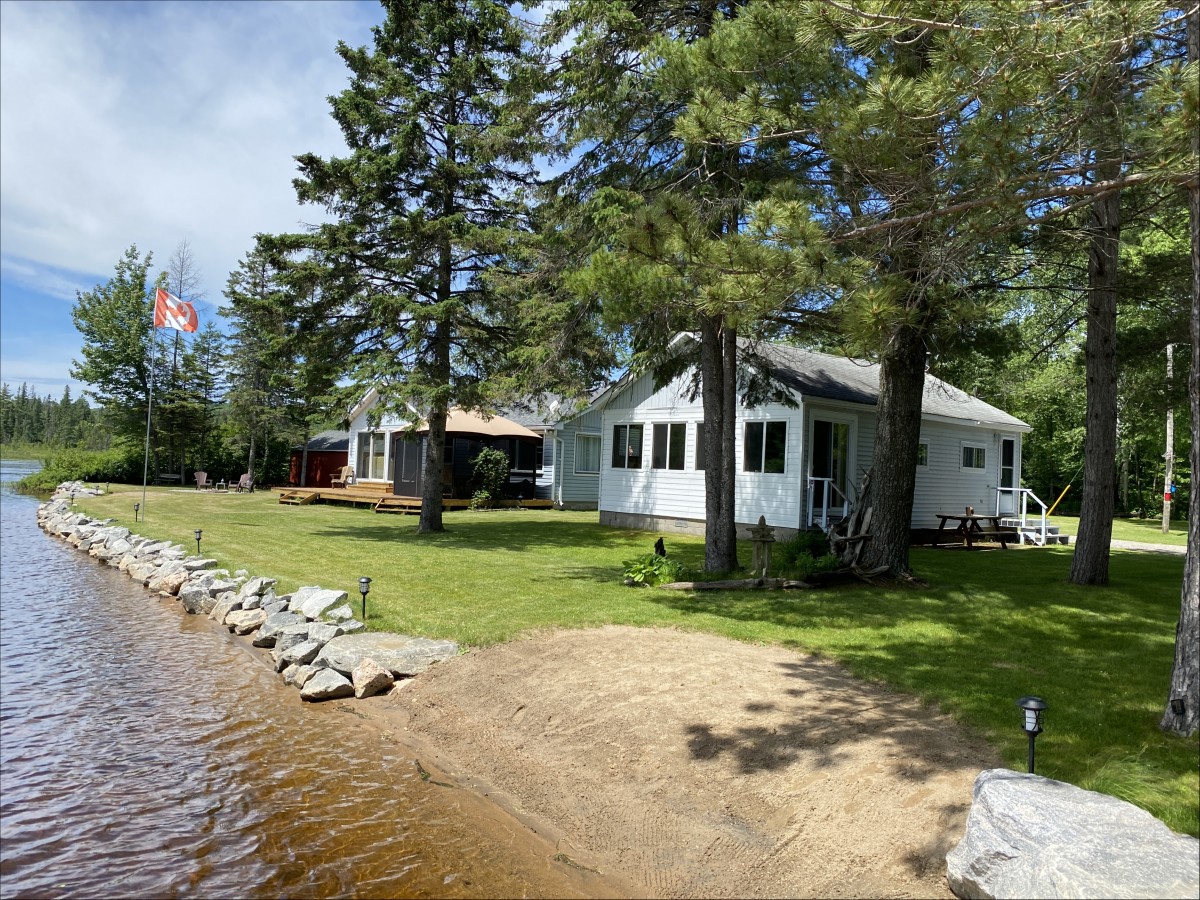 215D Paradise Landing, Maynooth, Ontario, Canada