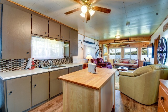 215D Paradise Landing, Maynooth, Ontario, Canada